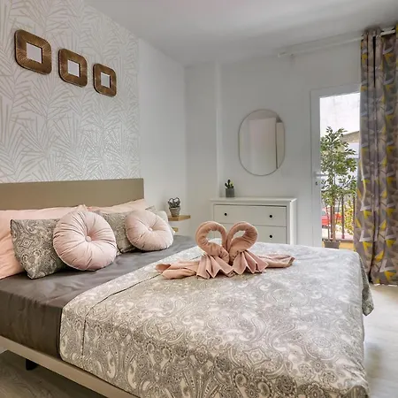 Cozy Main Square And Beachfront 3-Brs Apartment