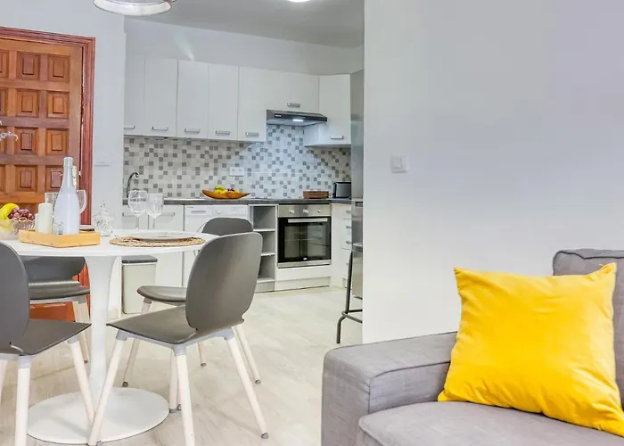 Apartman Cozy Main Square And Beachfront 3-bedrooms *